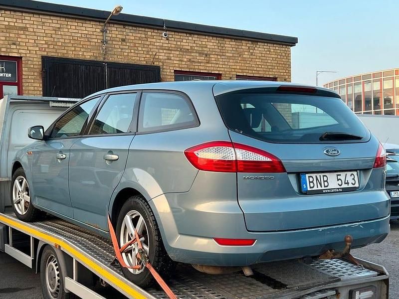 Grå Begagnad 2010 Ford Mondeo Celebration Kombi | 9 900 kr (Marknadspris) - Bild 1/4