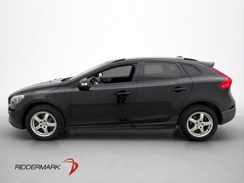 Begagnad Volvo V40 CC Kinetic 150 HK (110 kW) 2013 Svart Kombi