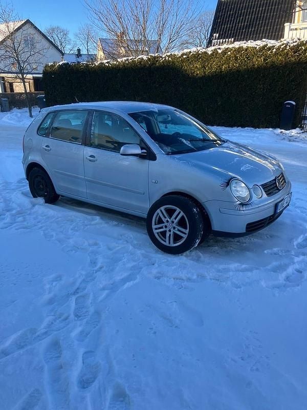 Begagnad 2004 VW Polo Halvkombi | 19 000 kr (Marknadspris) - Bild 1/4
