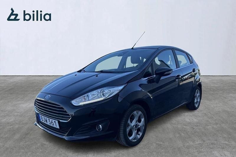 Svart Begagnad 2015 Ford Fiesta Halvkombi | 89 900 kr (Marknadspris) - Bild 1/4