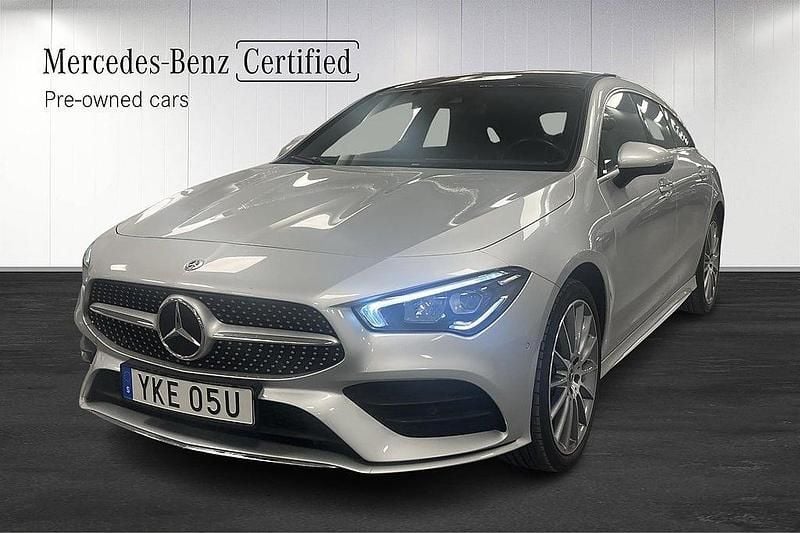 Silver Begagnad 2023 Mercedes CLA250e Shooting Brake AMG Kombi | 369 000 kr (Marknadspris) - Bild 1/4