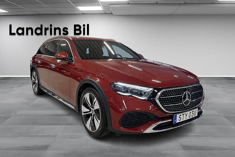 Begagnad Mercedes E300 Premium 197 HK (144 kW) 2024 Röd Kombi