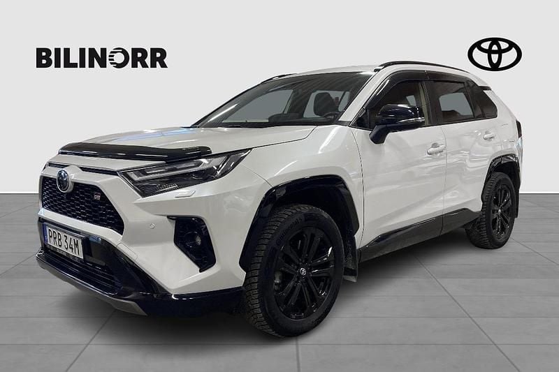 Vit Begagnad 2022 Toyota RAV4 Hybrid Sport SUV | 449 900 kr (Marknadspris) - Bild 1/3