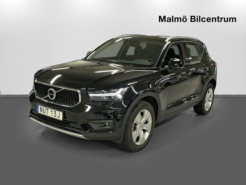 Begagnad Volvo XC40 Momentum 129 HK (94 kW) 2021 Svart SUV