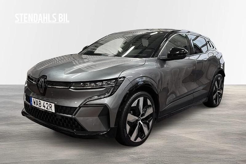 Grå Begagnad 2023 Renault Mégane IV Techno Halvkombi | 299 000 kr (Bra pris) - Bild 1/4