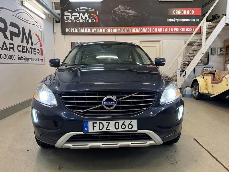 Begagnad Volvo XC60 Summum 181 HK (133 kW) 2014 Blå SUV