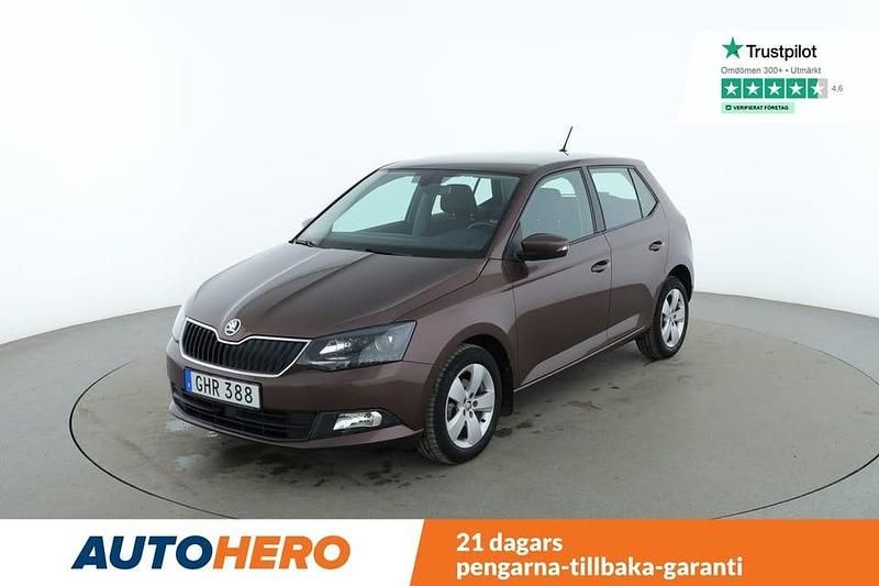 Brun Begagnad 2015 Skoda Fabia Style Halvkombi | 99 000 kr (Marknadspris) - Bild 1/4