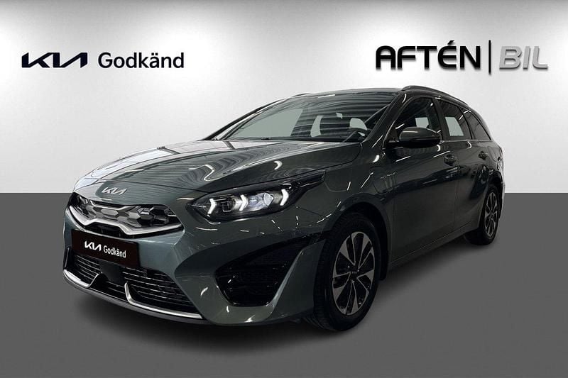 Grå (yuca steel gray) Begagnad 2023 Kia Ceed Kombi | 279 000 kr (Marknadspris) - Bild 1/4