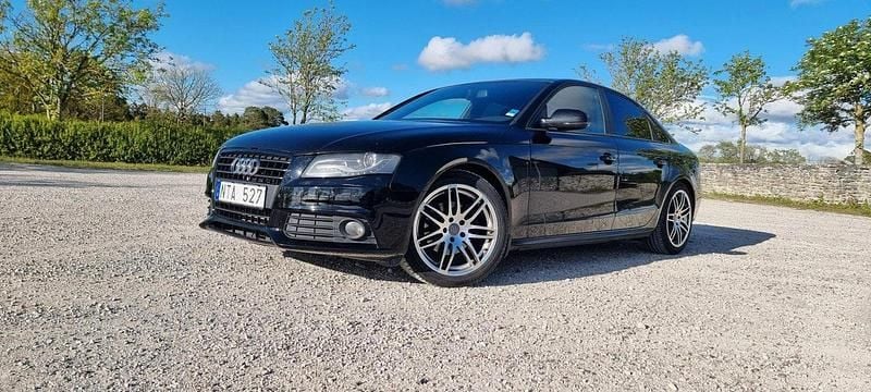 Svart Begagnad 2011 Audi A4 Sedan | 75 000 kr (Marknadspris) - Bild 1/4