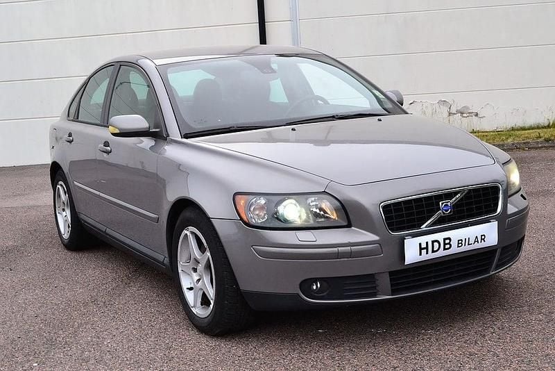 Begagnad 2004 Volvo S40 Sedan | 27 500 kr (Superpris) - Bild 1/4