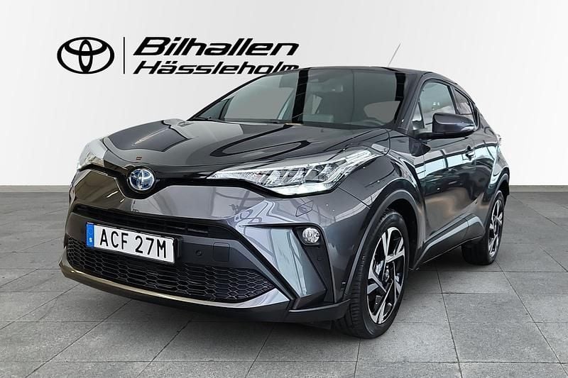 Begagnad Toyota C-HR 124 HK (91 kW) 2022 Mörkgrå SUV