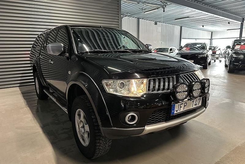 Begagnad Mitsubishi L200 178 HK (130 kW) 2010 Svart Pickup