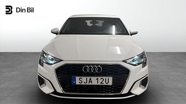 Begagnad Audi A3 Design 150 HK (110 kW) 2023 Vit Sedan