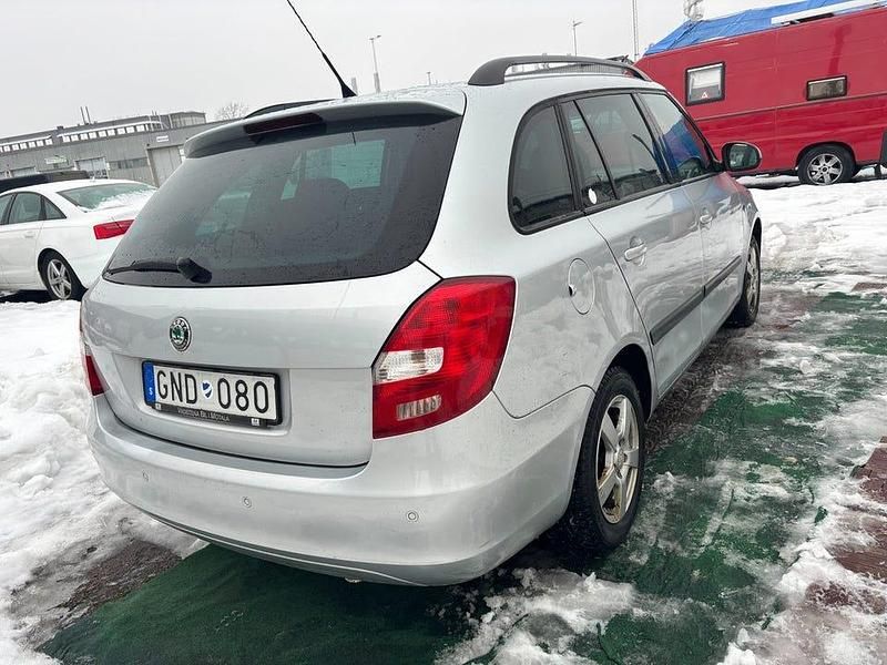 Begagnad Skoda Fabia 105 HK (77 kW) 2007 Silver Kombi