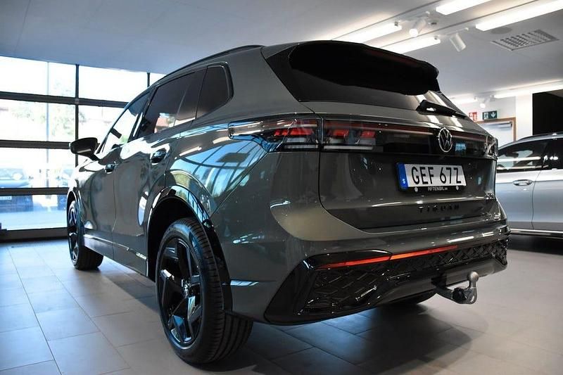 Begagnad VW Tiguan Style 194 HK (142 kW) 2024 Grön SUV