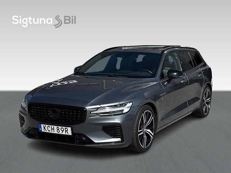 Grå Begagnad 2020 Volvo V60 R-Design Kombi | 369 900 kr (Marknadspris) - Bild 1/3