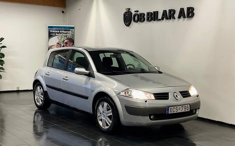 Grå Begagnad 2006 Renault Mégane II Halvkombi | 22 900 kr (Marknadspris) - Bild 1/4