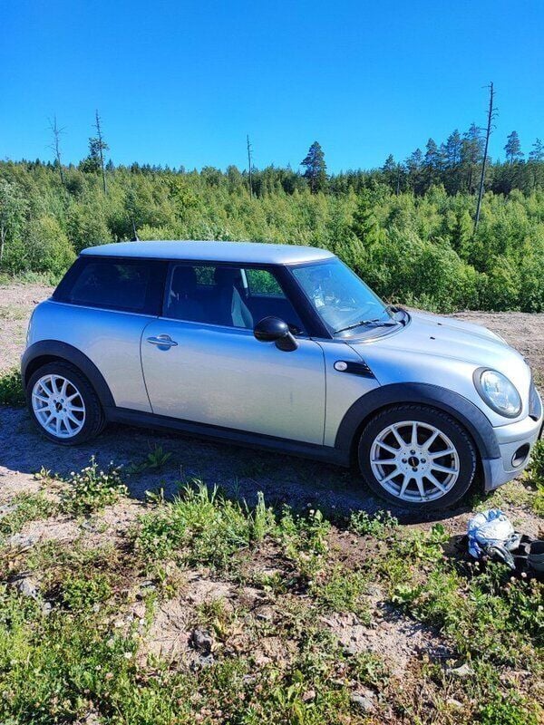 Grå Begagnad 2007 Mini ONE Pepper Halvkombi | 18 500 kr (Superpris) - Bild 1/4