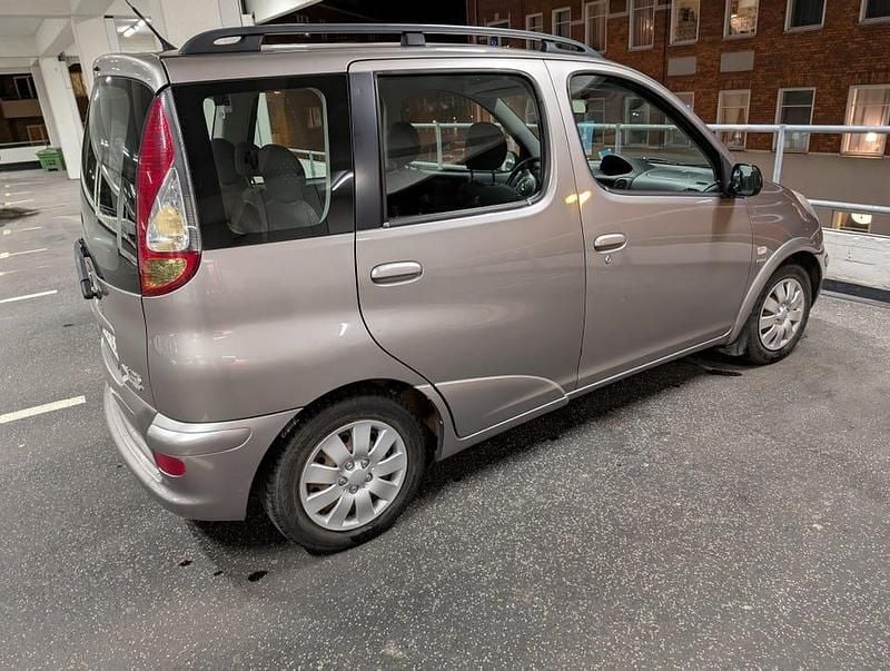 Begagnad 2005 Toyota Yaris Kombi | 24 900 kr (Marknadspris) - Bild 1/4