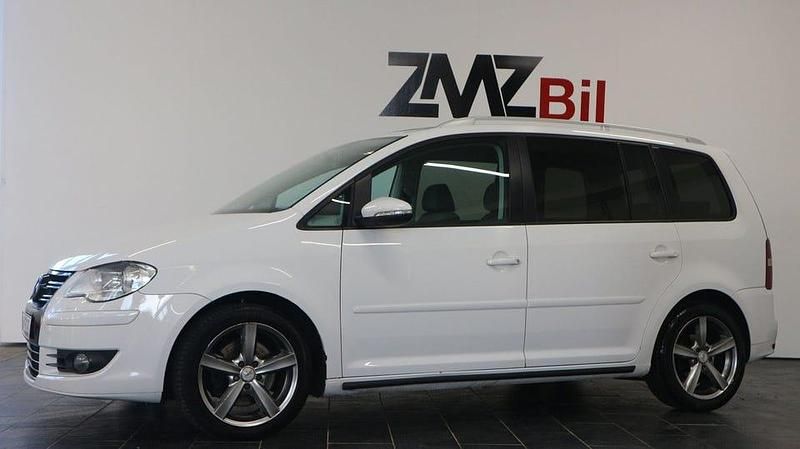 Begagnad VW Touran R-line 170 HK (125 kW) 2009 Vit Minibuss