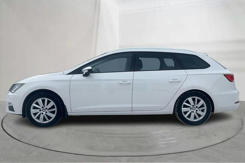 Begagnad Seat Leon ST Style 115 HK (84 kW) 2019 Vit Kombi