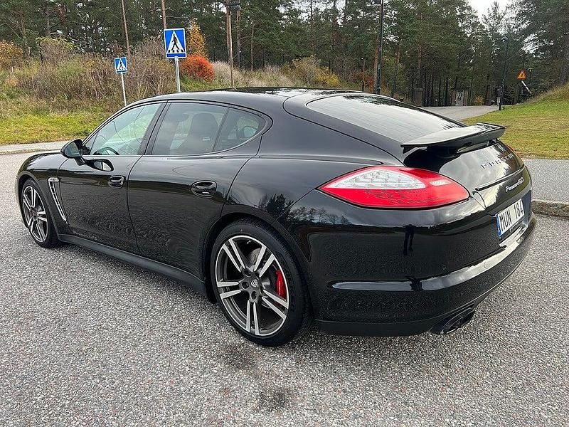 Begagnad Porsche Panamera 430 HK (316 kW) 2012 Svart Halvkombi