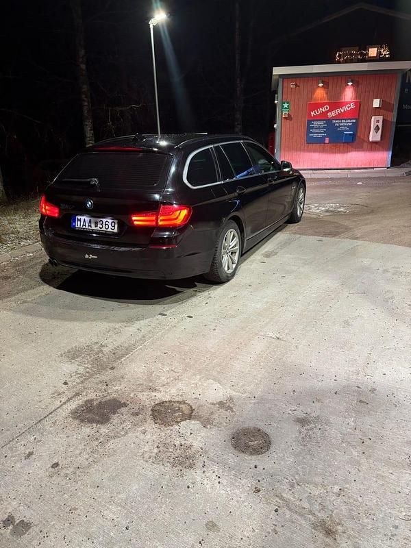 Begagnad 2012 BMW 530 Kombi | 140 000 kr (Marknadspris) - Bild 1/4