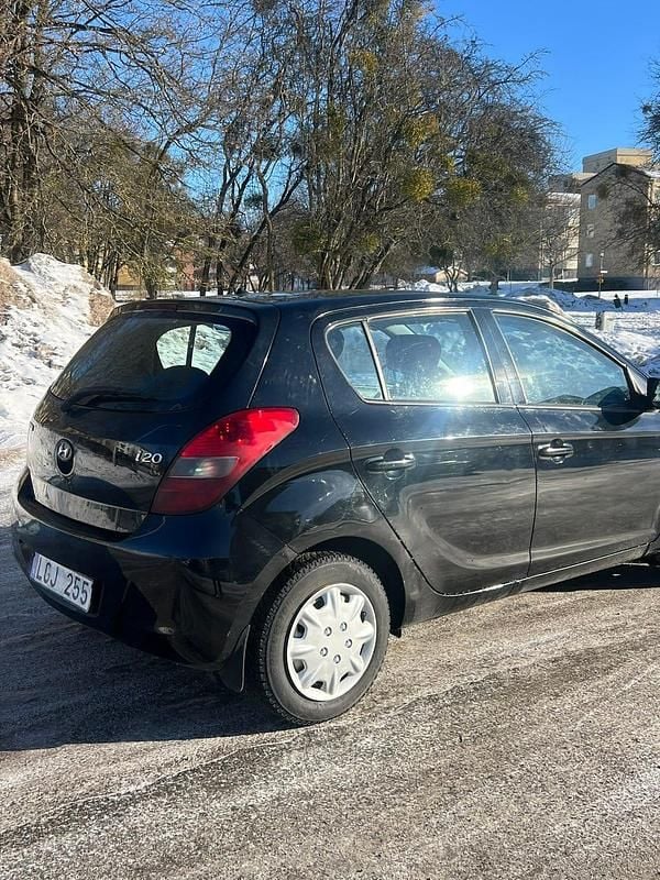 Begagnad Hyundai i20 77 HK (56 kW) 2011 Halvkombi
