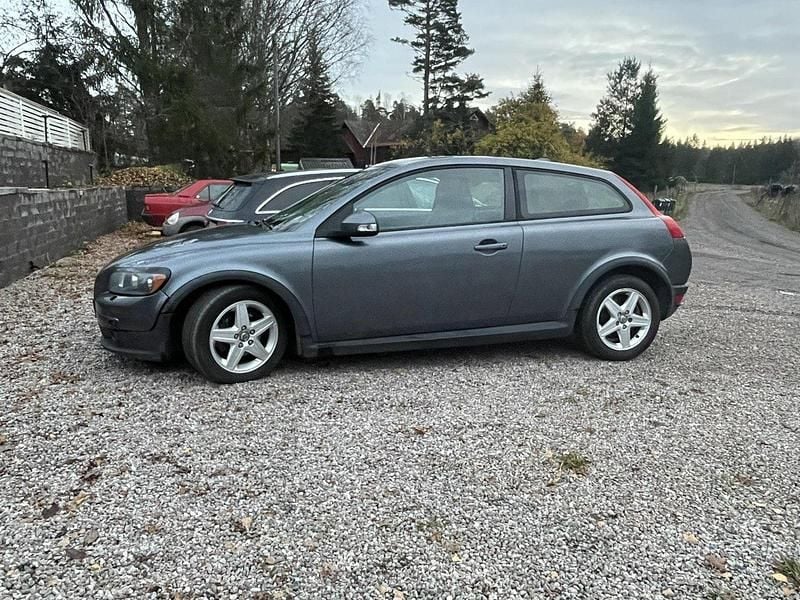 Begagnad 2010 Volvo C30 Halvkombi | 19 000 kr - Bild 1/4