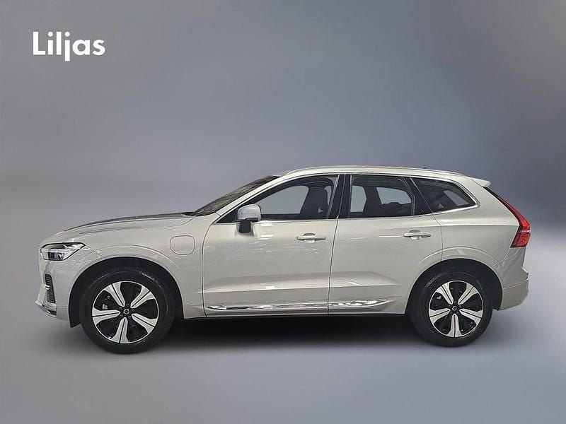 Begagnad Volvo XC60 Plus 355 HK (261 kW) 2023 Silver SUV
