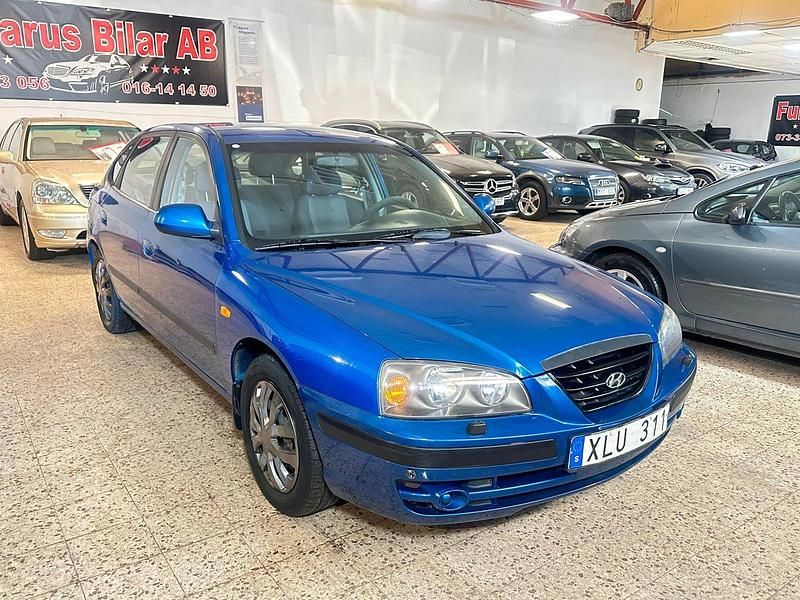 Blå Begagnad 2005 Hyundai Elantra Halvkombi | 25 900 kr (Superpris) - Bild 1/4