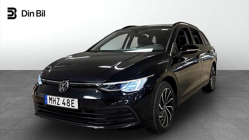 Deep black pearl Begagnad 2023 VW Golf VIII R Kombi | 279 800 kr (Lite dyr) - Bild 1/4