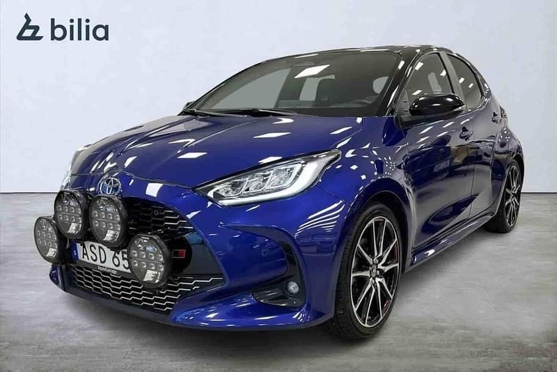 Begagnad Toyota Yaris Hybrid 2024 Blå Halvkombi