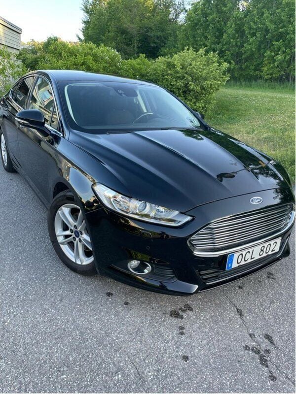 Svart Begagnad 2016 Ford Mondeo Halvkombi | 105 000 kr (Superpris) - Bild 1/4