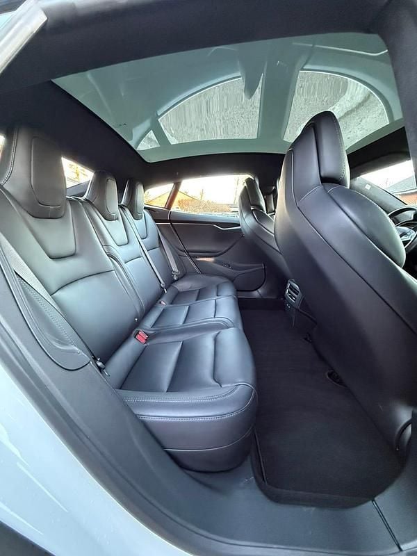 Begagnad Tesla Model S 386 kW (525 HK) 2018 Halvkombi