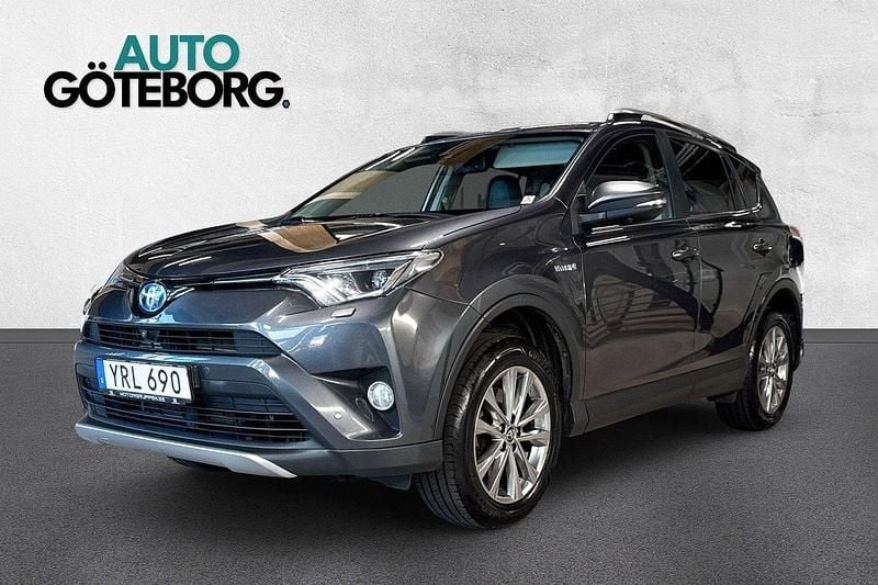 Mörkgrå (magnetic grå metallic) Begagnad 2017 Toyota RAV4 Hybrid Executive SUV | 192 900 kr (Marknadspris) - Bild 1/3