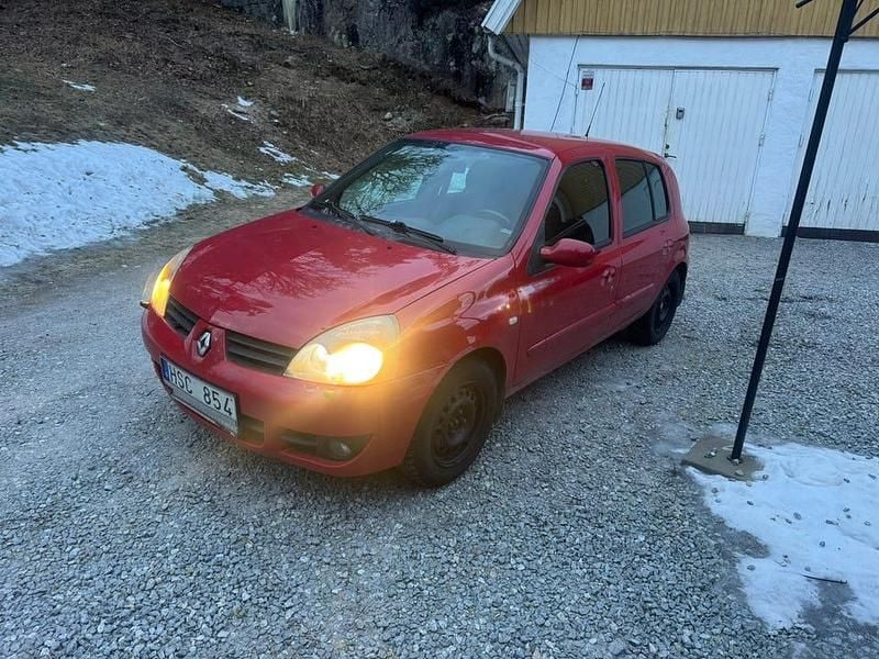 Begagnad 2008 Renault Clio R.S. Halvkombi | 22 500 kr (Marknadspris) - Bild 1/4
