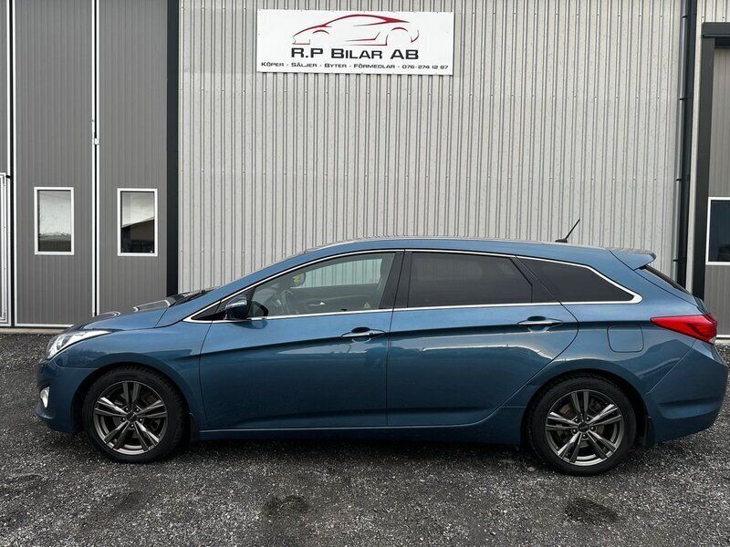 Blå Begagnad 2011 Hyundai i40 Kombi | 75 000 kr (Marknadspris) - Bild 1/4