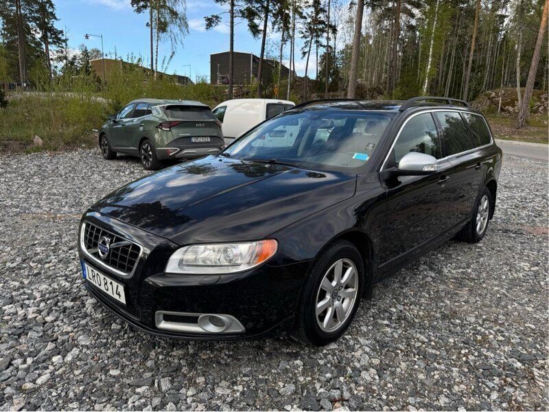 Svart Begagnad 2011 Volvo V70 SE Kombi | 59 000 kr (Marknadspris) - Bild 1/4