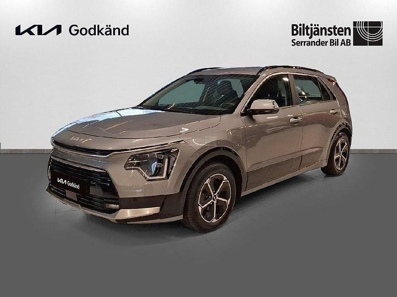 Grå Begagnad 2024 Kia Niro Advance SUV | 339 900 kr (Bra pris) - Bild 1/4