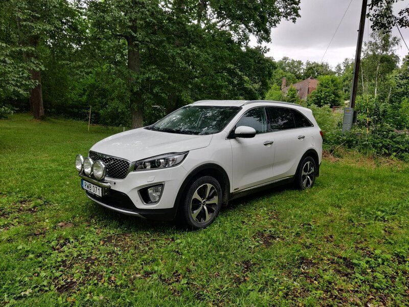 Vit Begagnad 2016 Kia Sorento SUV | 180 000 kr (Bra pris) - Bild 1/4
