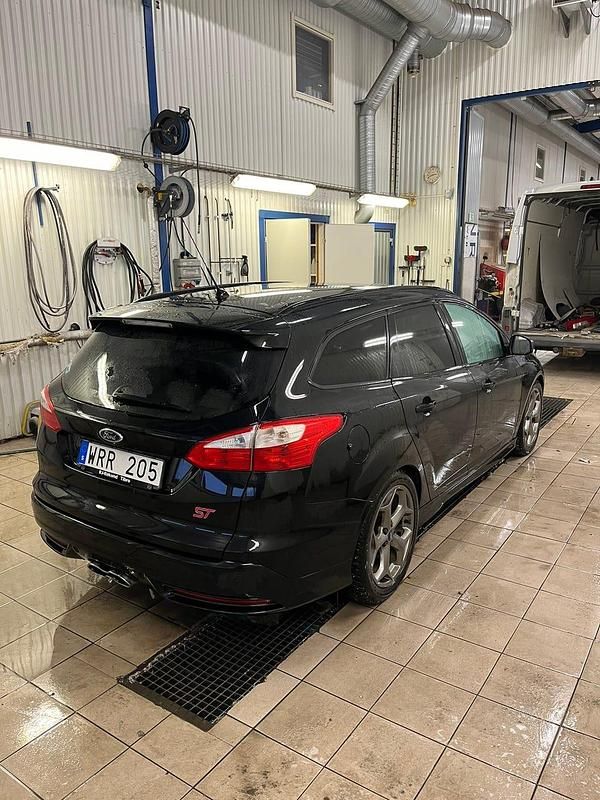 Begagnad Ford Focus ST 250 HK (183 kW) 2013 Kombi