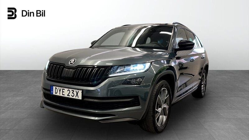 Grå Begagnad 2019 Skoda Kodiaq SportLine SUV | 354 500 kr (Marknadspris) - Bild 1/4