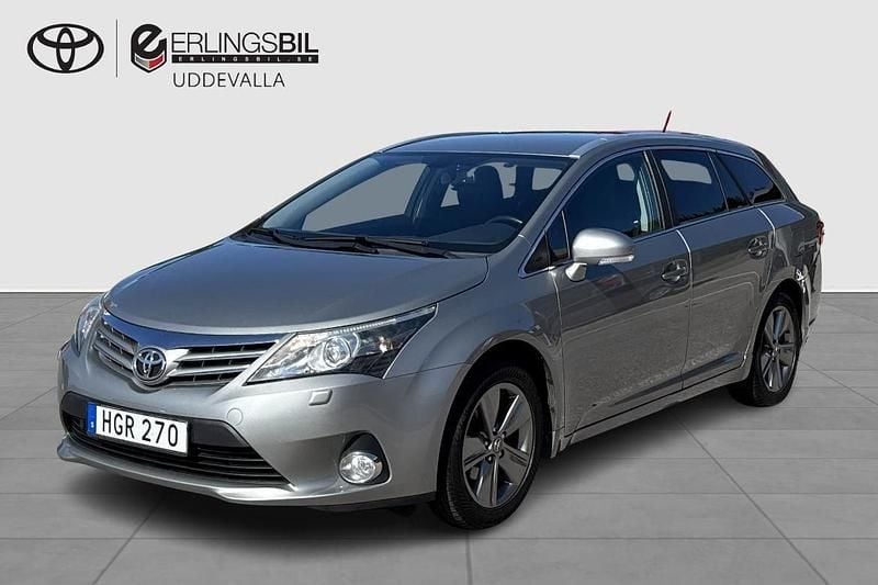 Ljusgrå Begagnad 2015 Toyota Avensis Edition Kombi | 109 000 kr (Bra pris) - Bild 1/3