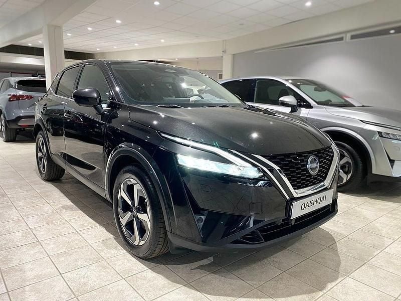 Begagnad Nissan Qashqai N-Connecta 158 HK (116 kW) 2023 Svart metallic SUV