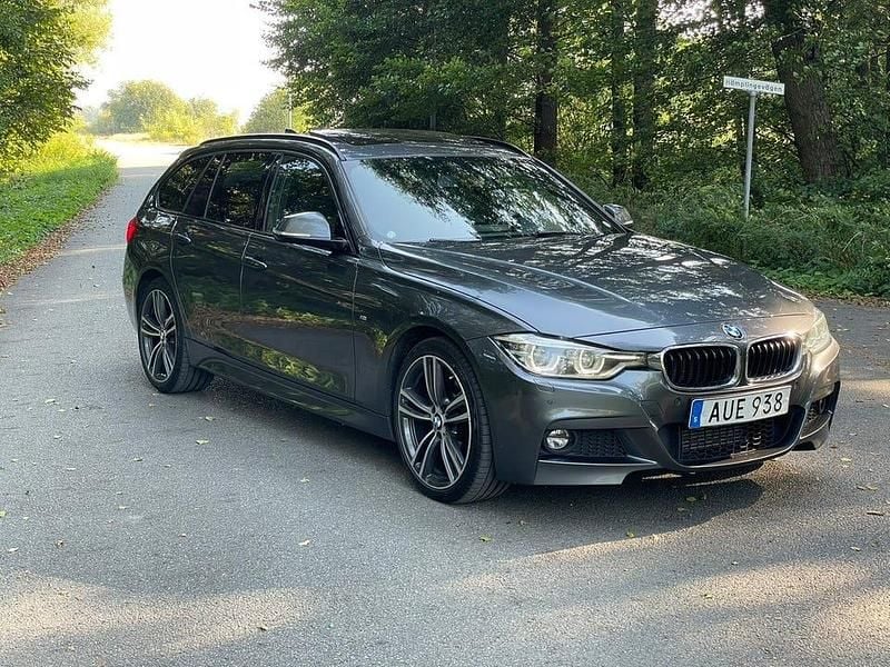 Begagnad 2017 BMW 320 M Sport Kombi | 214 999 kr (Marknadspris) - Bild 1/4