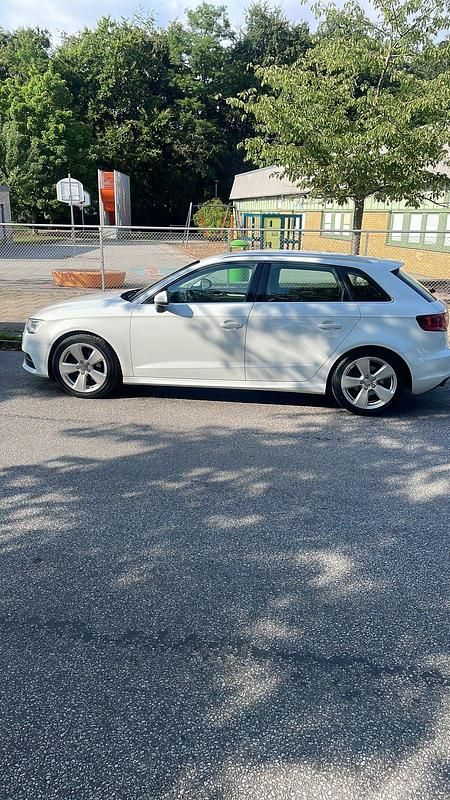 Begagnad 2015 Audi A3 Sportback Halvkombi | 98 000 kr (Marknadspris) - Bild 1/4
