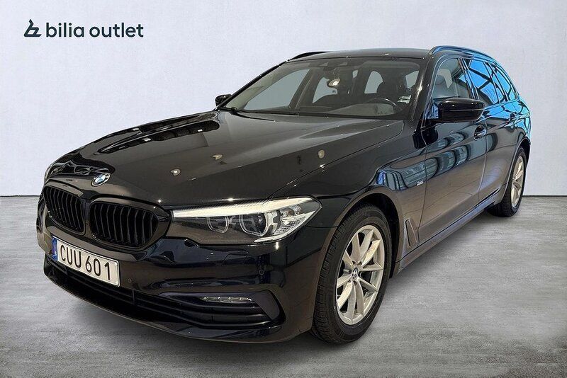 Svart Begagnad 2017 BMW 520 Sport Line Kombi | 199 900 kr (Lite dyr) - Bild 1/3