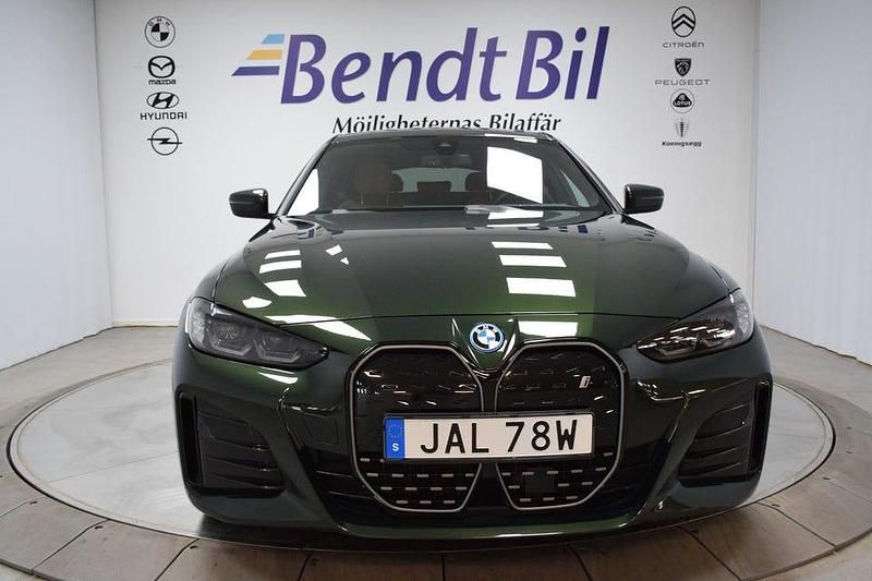Begagnad BMW i4 M Sport 250 kW (340 HK) 2023 Grön Sedan