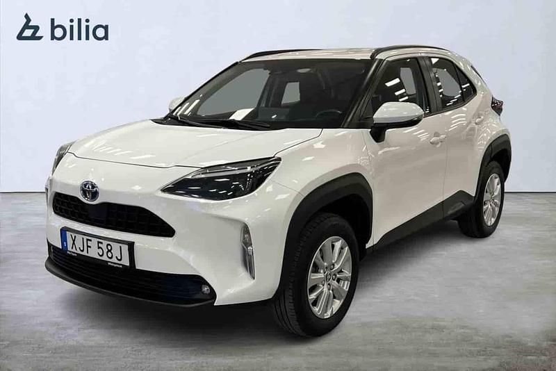 Vit Begagnad 2022 Toyota Yaris Cross SUV | 259 900 kr (Marknadspris) - Bild 1/1